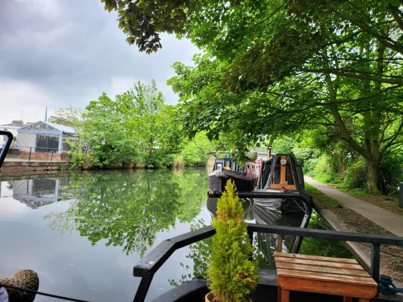 Lovely Canal Boat In Little Venice For Family & Friends Londra Esterno foto